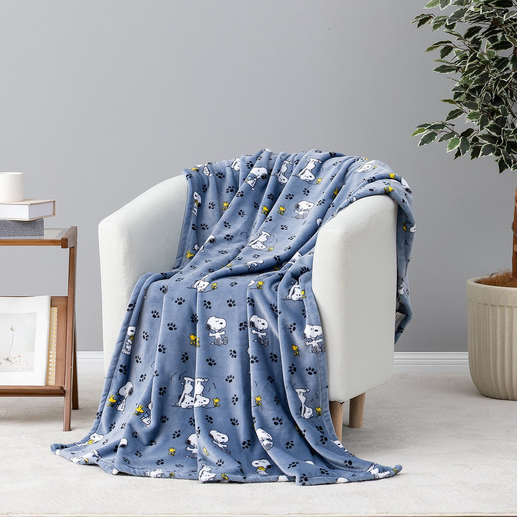 Peanuts® VelvetLoft® Throw