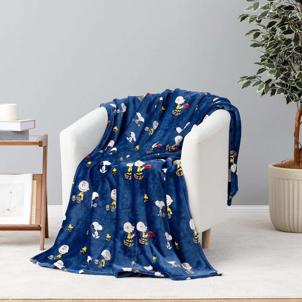 Peanuts® VelvetLoft® Throw
