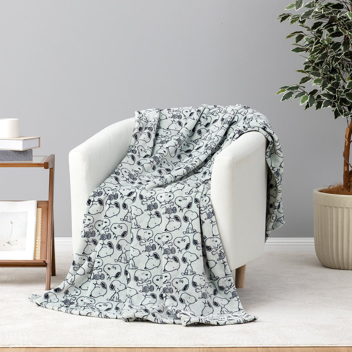 Peanuts® VelvetLoft® Throw