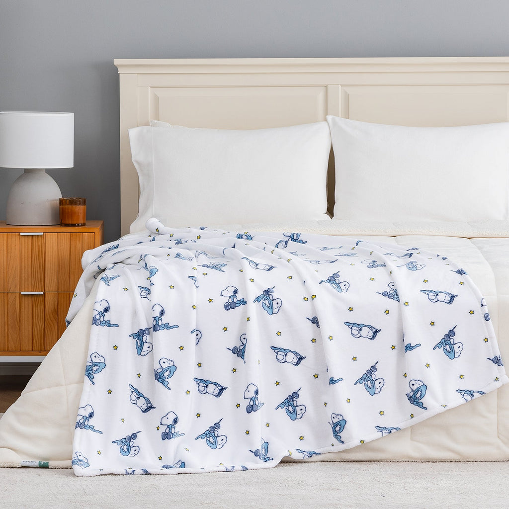 Peanuts® VelvetLoft® Throw