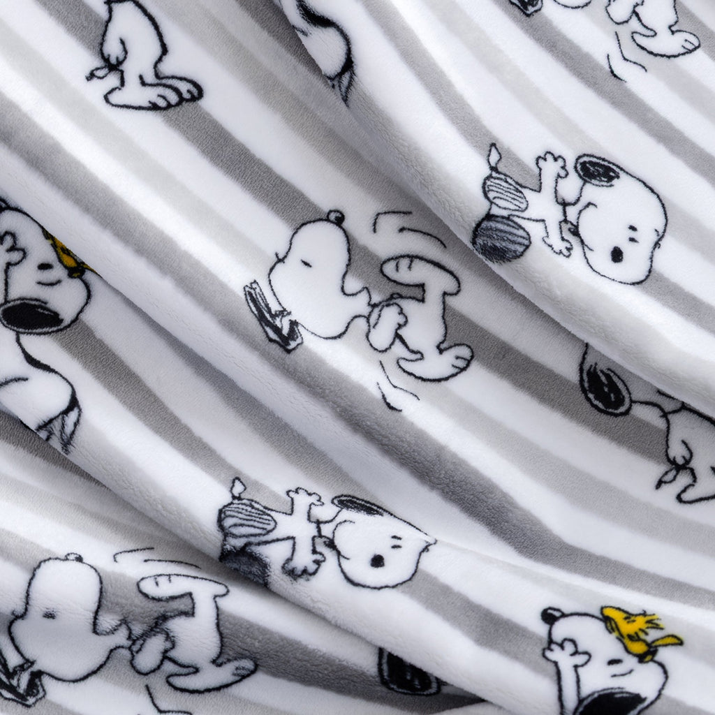 Peanuts® VelvetLoft® Throw