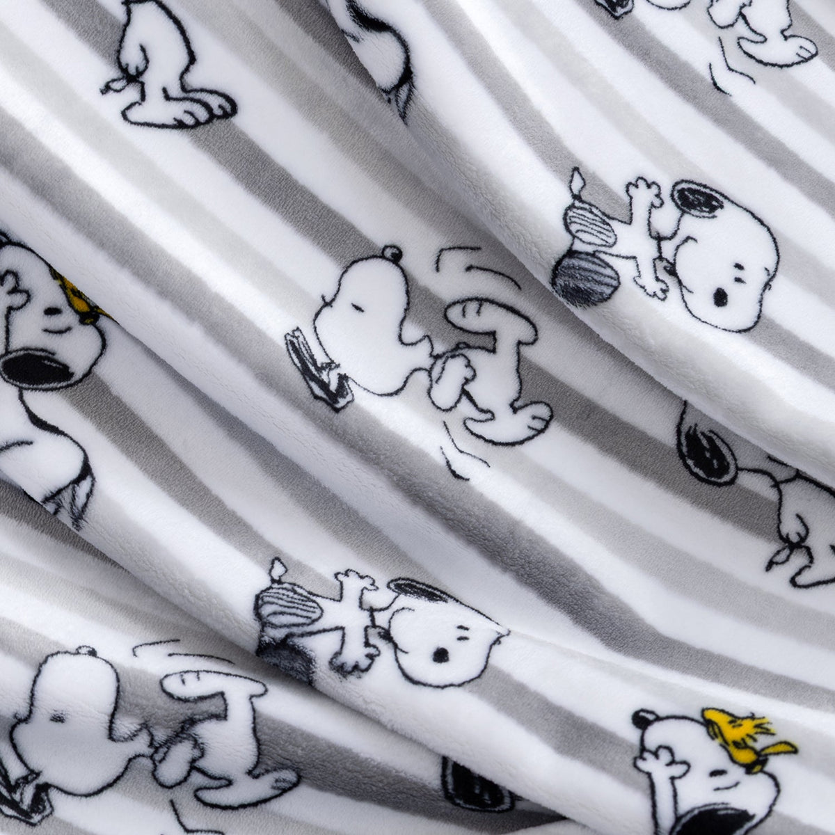 Peanuts® VelvetLoft® Throw