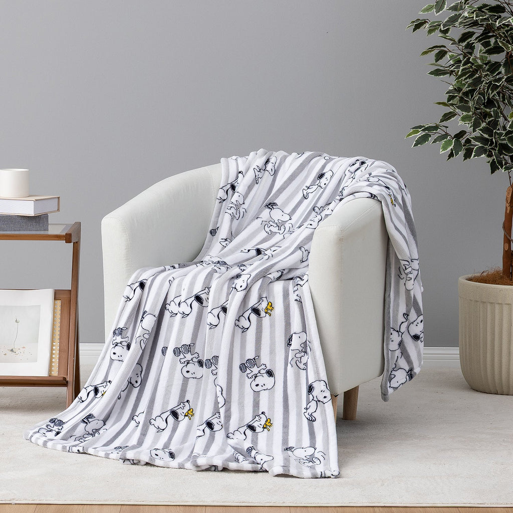 Peanuts® VelvetLoft® Throw