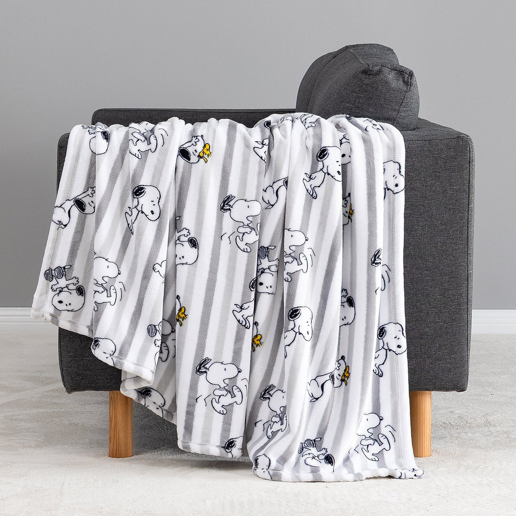 Peanuts® VelvetLoft® Throw