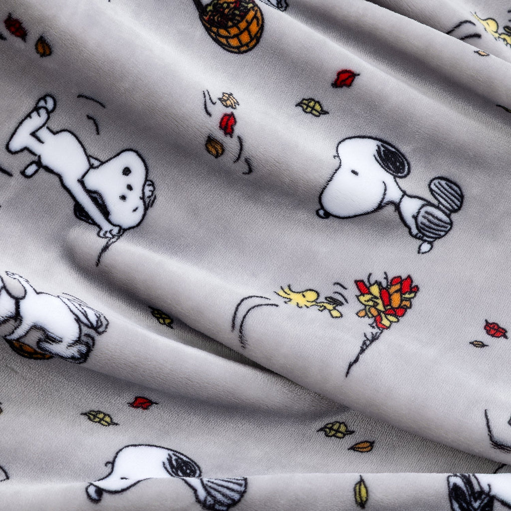Peanuts® VelvetLoft® Throw
