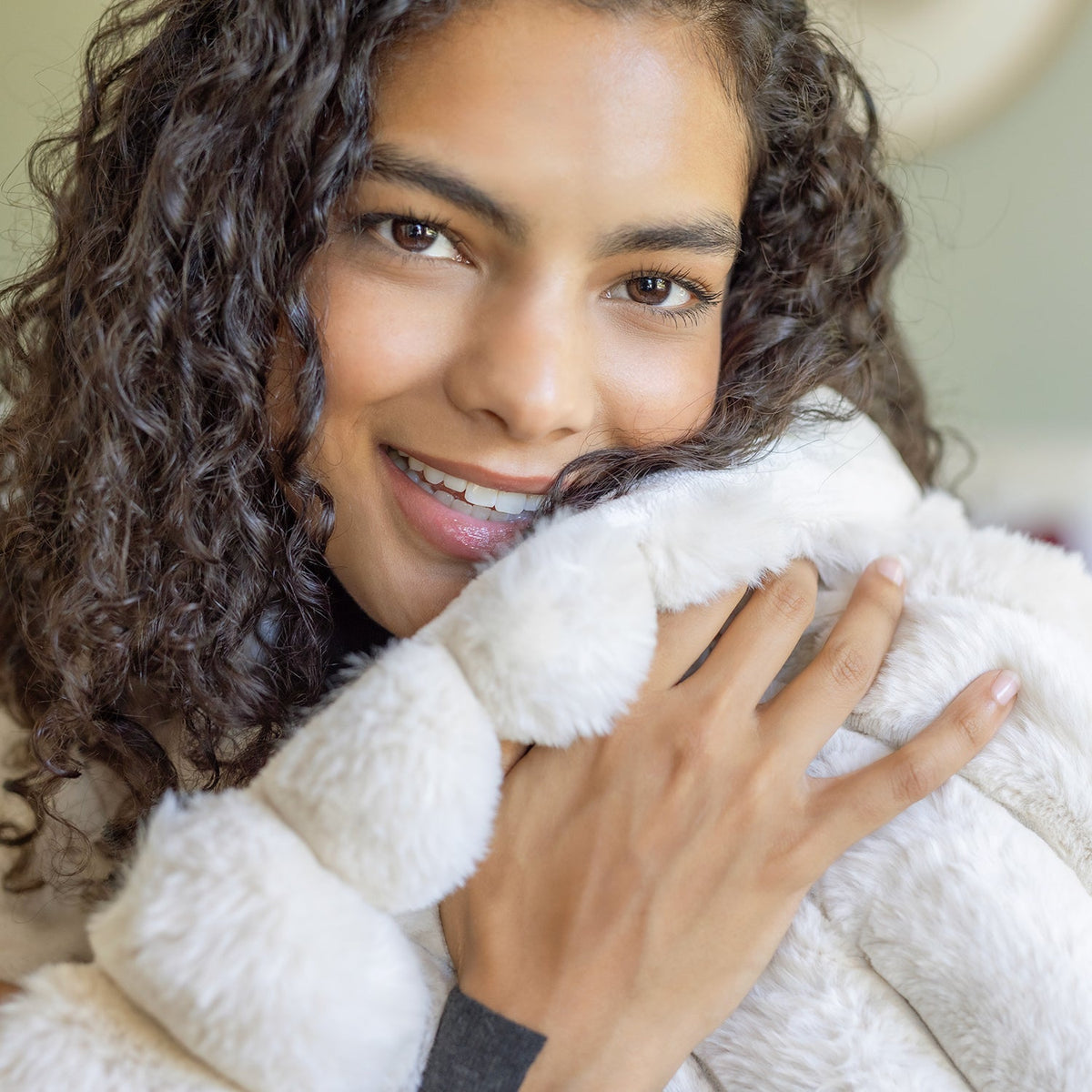 Acadia Faux Fur Throw